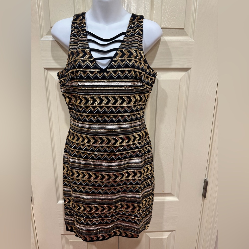 LAST CHANCE to grab Black and gold sequin dress, very nice dress.